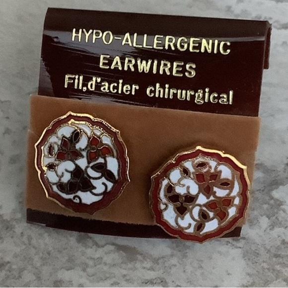 Vintage mini triquetra Cloisonné Earrings Studs - Picture 2 of 6